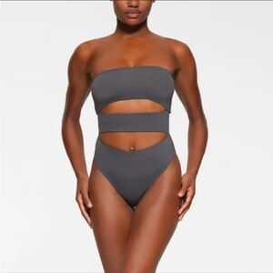 Skims Cut Out strapless monokini swimsuit size 4X Gunmetal NEW